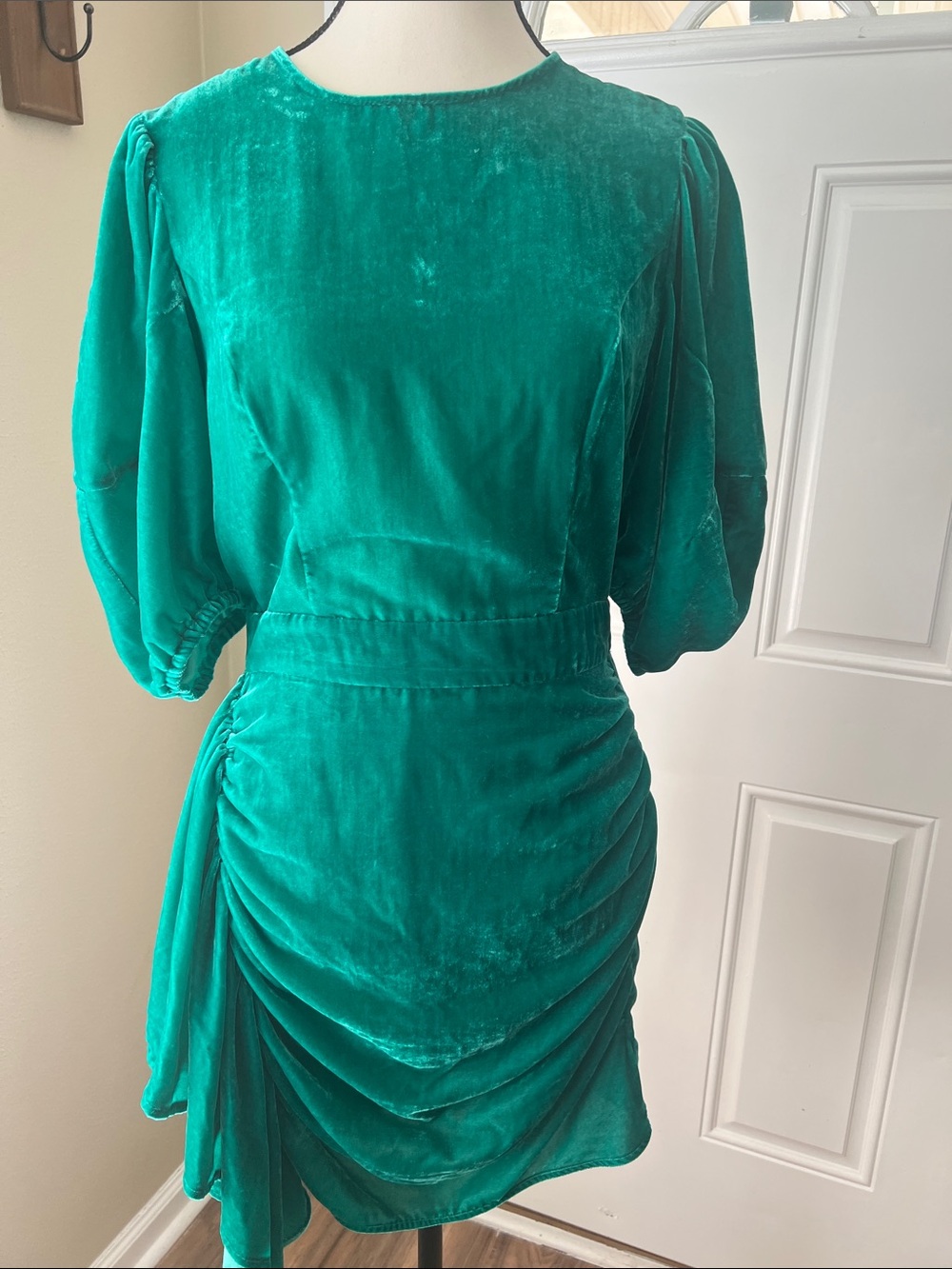 Rhode Pia Ruched Ruffled Velvet Mini Dress In Emerald Size 4 - Picture 2 of 10
